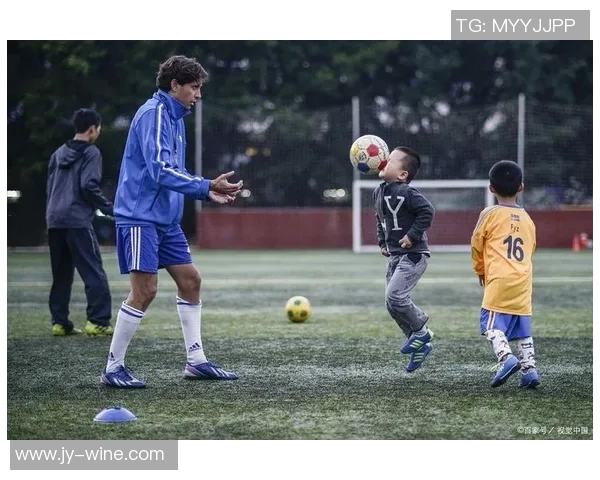国内搞笑解说足球明星的趣事与精彩瞬间大揭秘